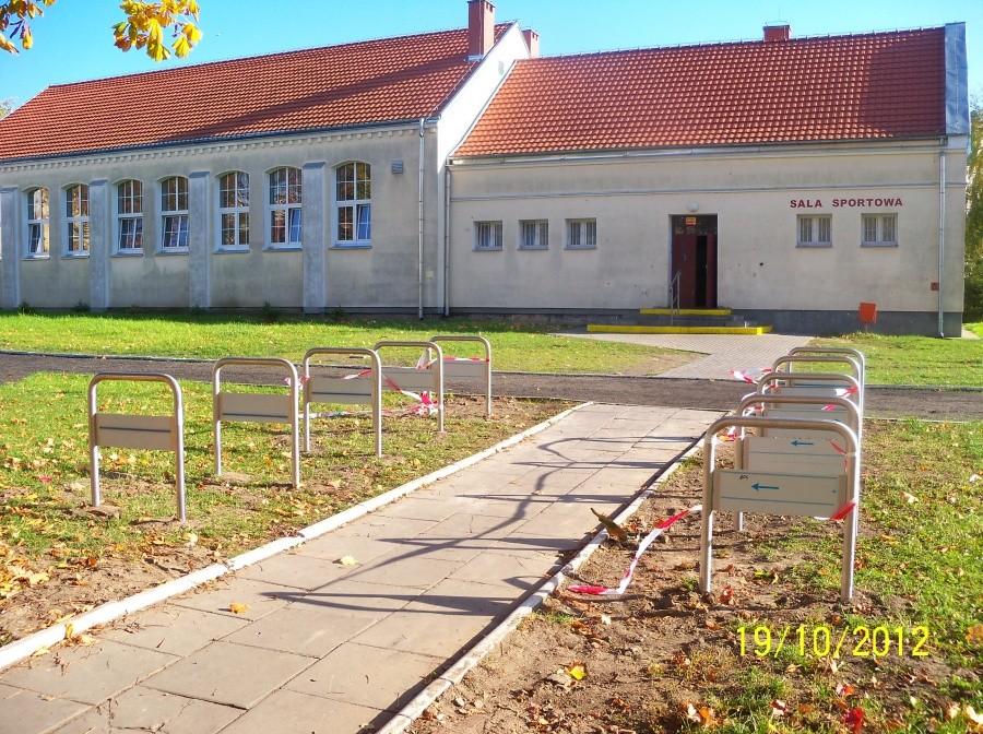 II LO- NOWE STOJAKI JESZCZE Z FOLIĄ OCHRONNĄ