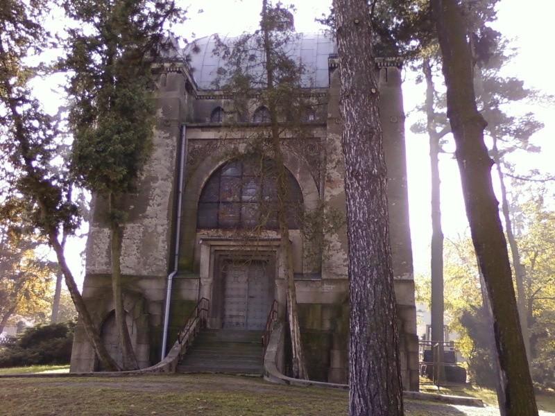 Pabianice - kaplica na cmentarzu ewangelickim