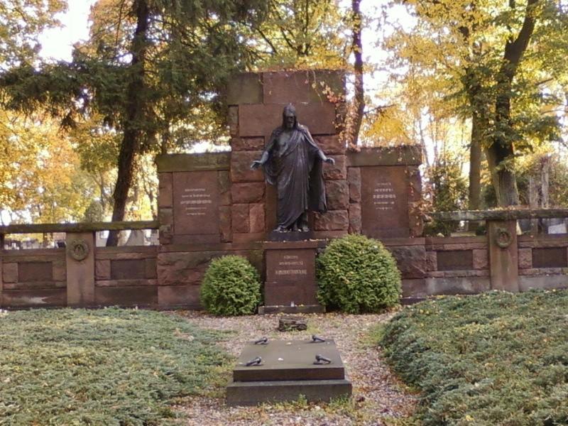 Pabianice - grób rodziny Enderow (pabianiccy przemysłowcy)