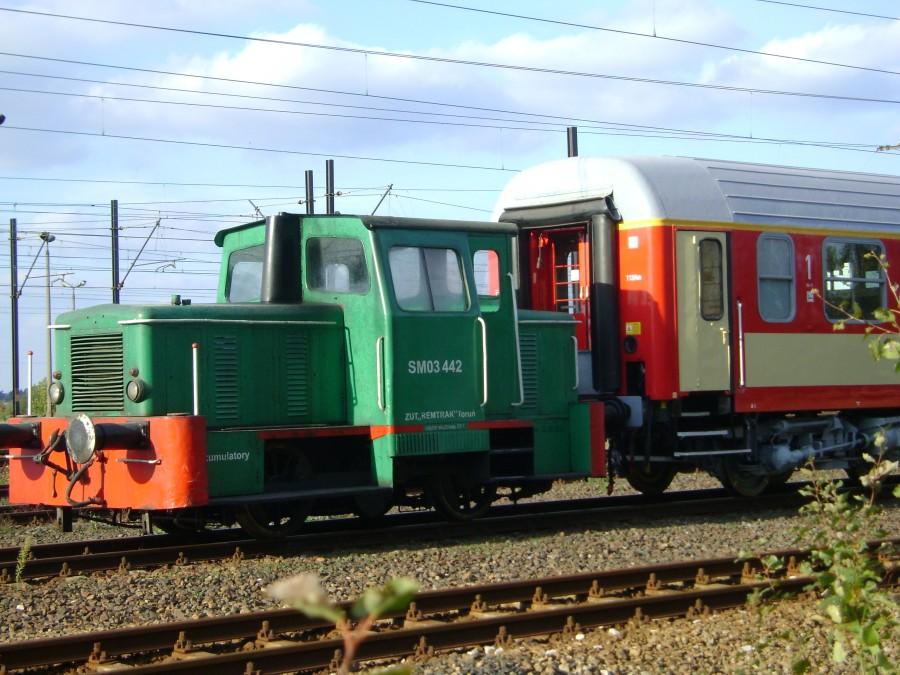 SM03-442 wyprowadził odnowione wagony pasażerskie z zakładu Remtrak w Idzikowicach