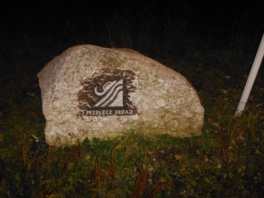 Kamień na Przełęczy Okraj.