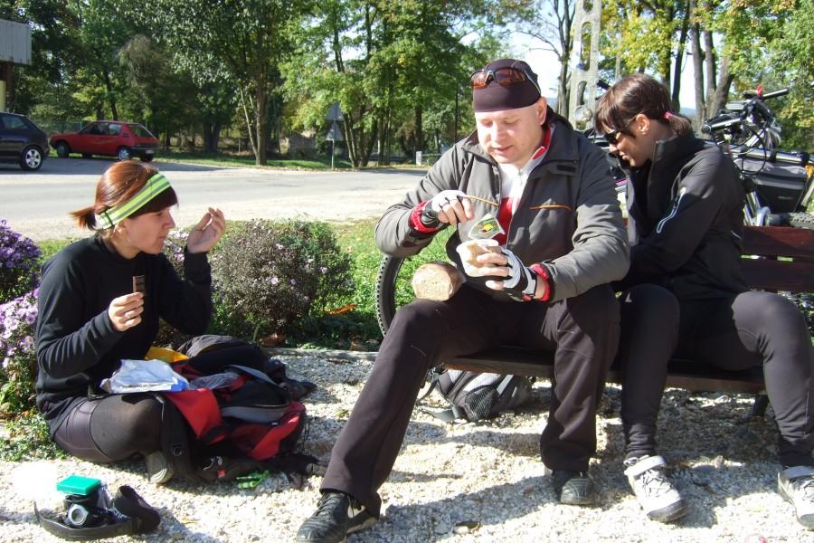 Feniks zapomniał o śniadaniu ale gdy je kupił wszyscy zaszaleli ;)).