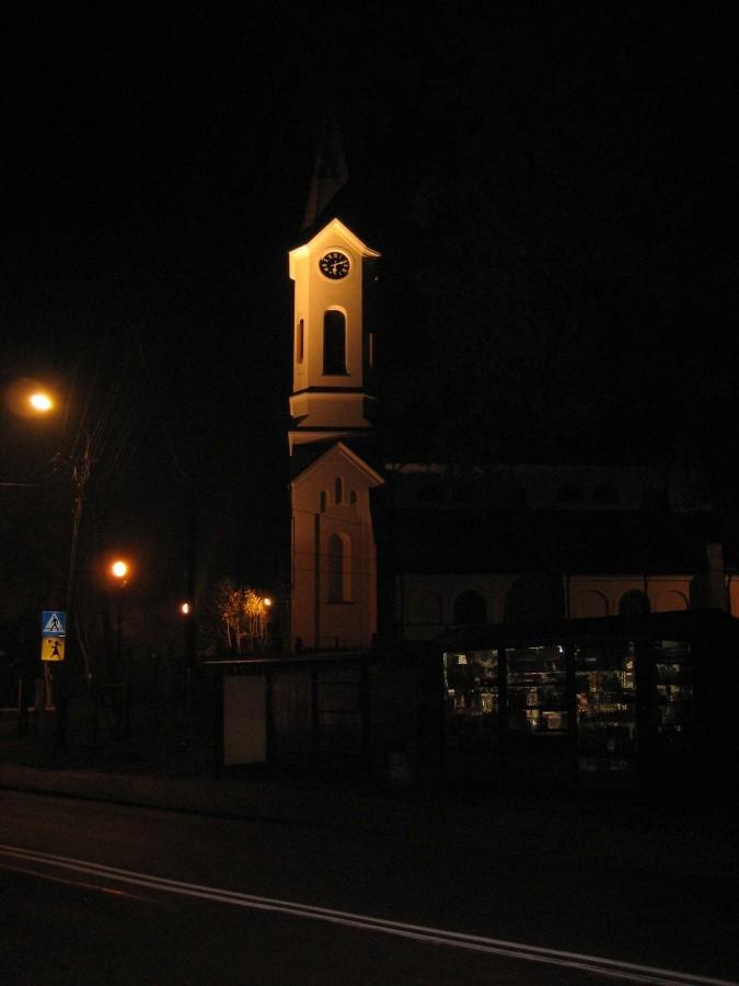 wieża kościoła Matki Bożej Pocieszenia w Straconce o godzinie 6:10