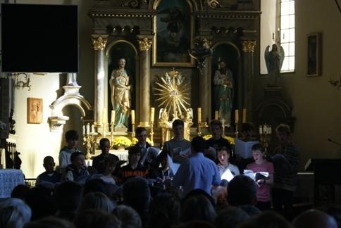 na koncercie w parafialnym kościele
