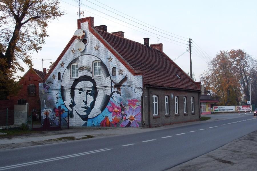Graffiti z wizerunkiem Kazimierza Deyna w Starogardzie Gdańskim