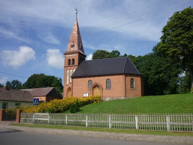 Neogotycki kościół pw. Matki Boskiej z 1837 r. w Łomnicy