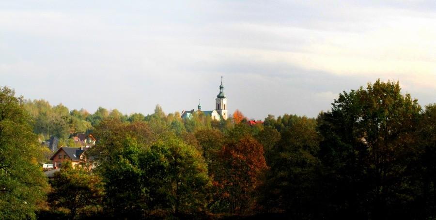 Kościół w Zawadzie , widok z ul. Szybowej