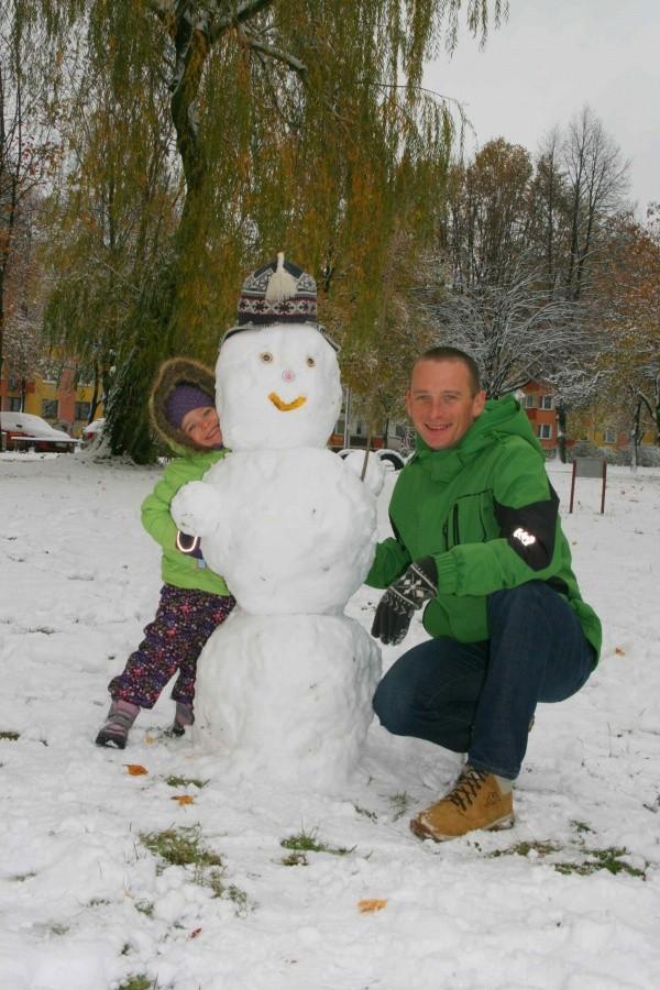 Pierwszy bałwan w sezonie 2012/2013. Z córcią.