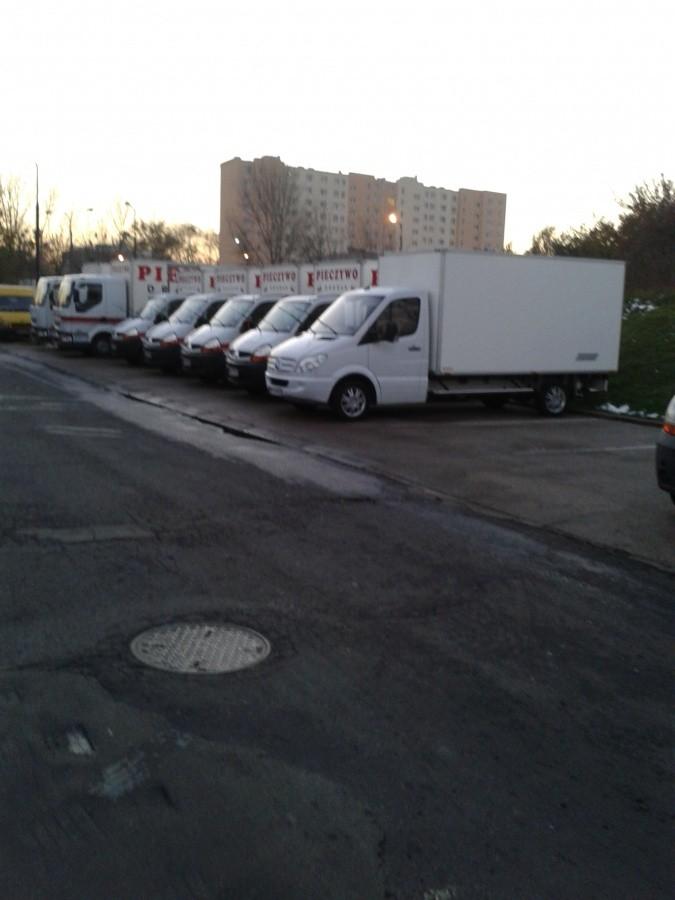 Dowieziemy świeże bułeczki od Dragana