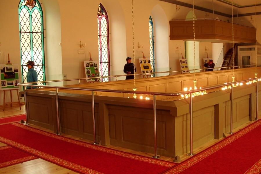 Rowerzyści zwiedzają galerię