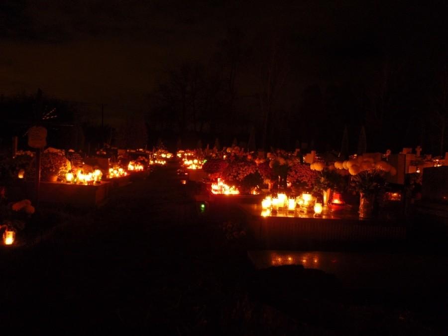 Cmentarz nocą