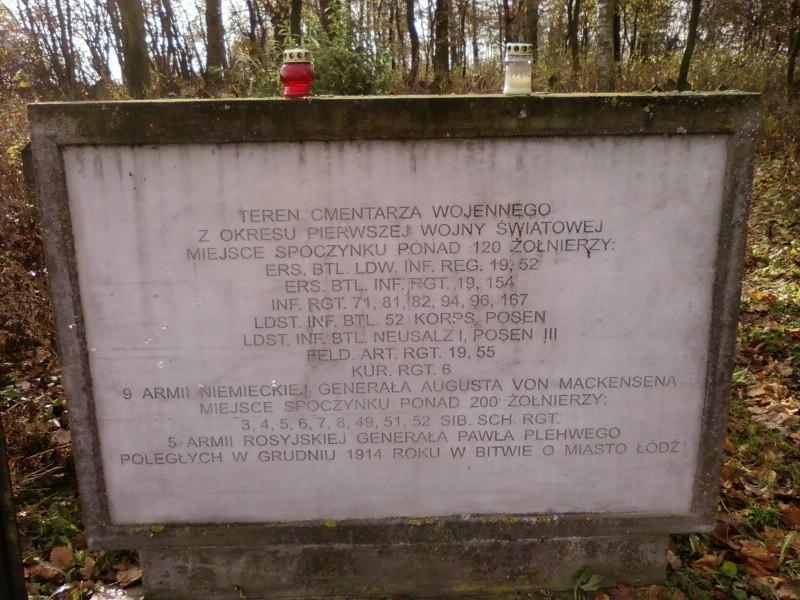 Cmentarz wojenny - tablica
