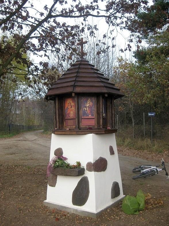 Kapliczka w Dębogórze