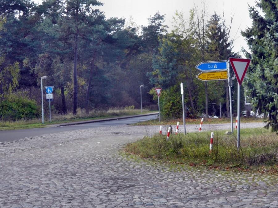 Krzyżówka pod miejscowością Grambow tuż przy dworcu kolejowym.