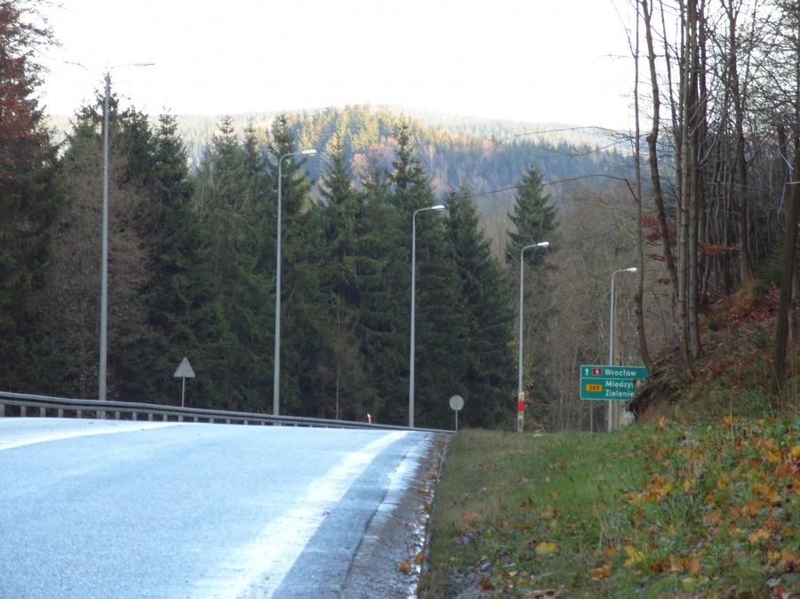 Na szczycie podjazdu na Ludową przed skrętem na zieleniec mały posiłek i na Duszniki, zatrzymałem się dopiero w Kłodzku ;).