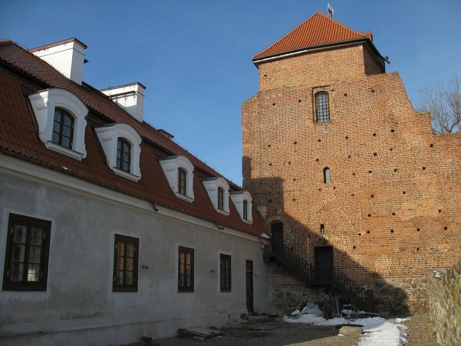 Liw - dziedziniec zamkowy