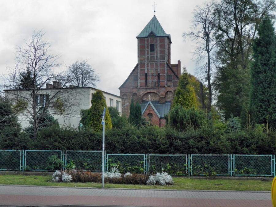 Zabytkowy kościół w centrum Jasienicy - 6 listopada 12 r.