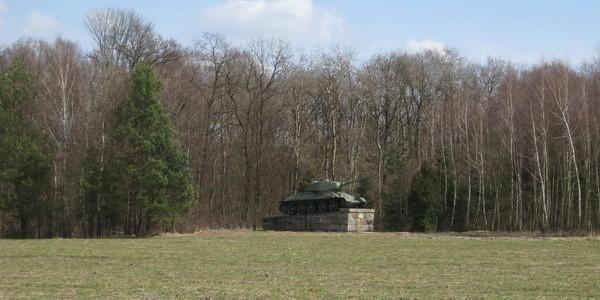 Pomnik czołgu w Neplach