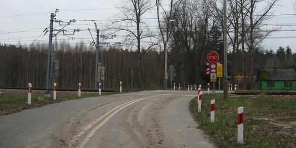 Przejazd kolejowy w okolicach wsi Surmacze