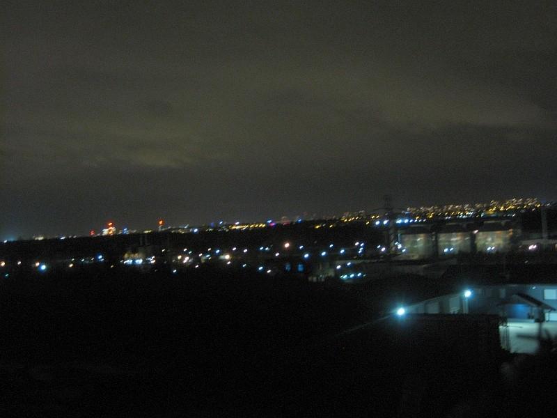 Widok z Koziegłów na nocny Poznań