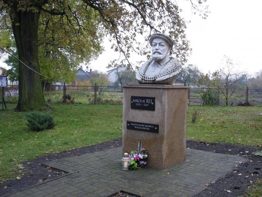 Rejowiec – pomnik Mikołaja Reja