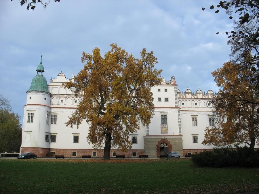 Baranów Sandomierski – elewacja frontowa zamku