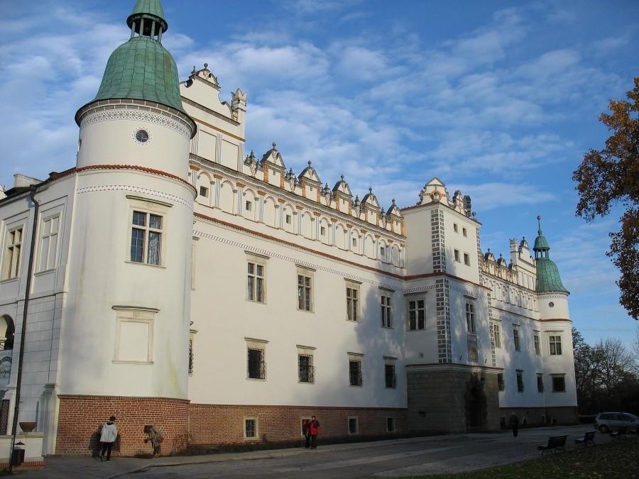 Baranów Sandomierski – elewacja frontowa