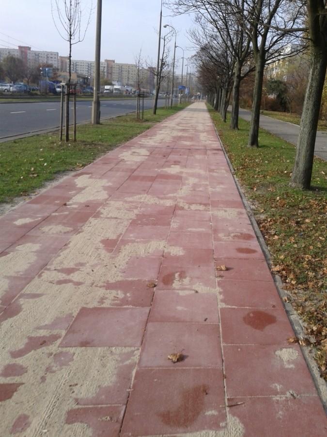 Droga rowerowa na Broniewskiego ma nową nawierzchnię