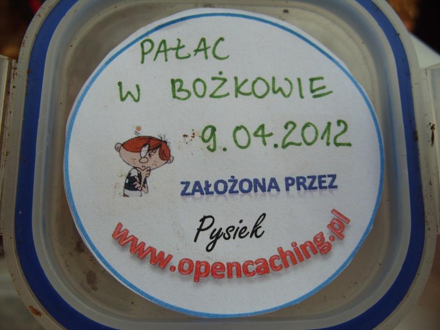 Dzięki Pysiek za tą jak że małą ale bardzo ciekawą skrzyneczkę Pozdrawiam.