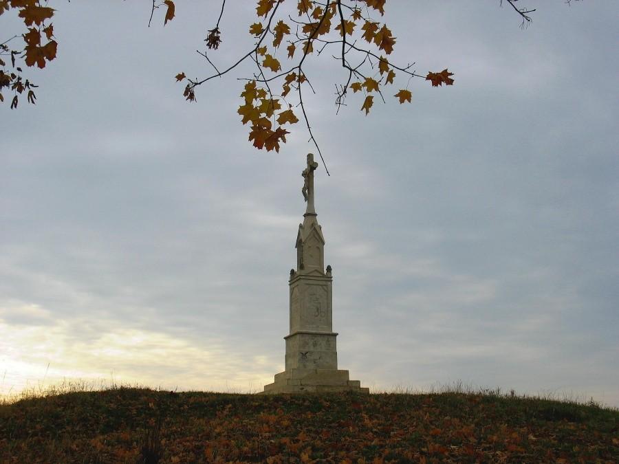Sandomierz – krzyż na wzgórzu Salve Regina