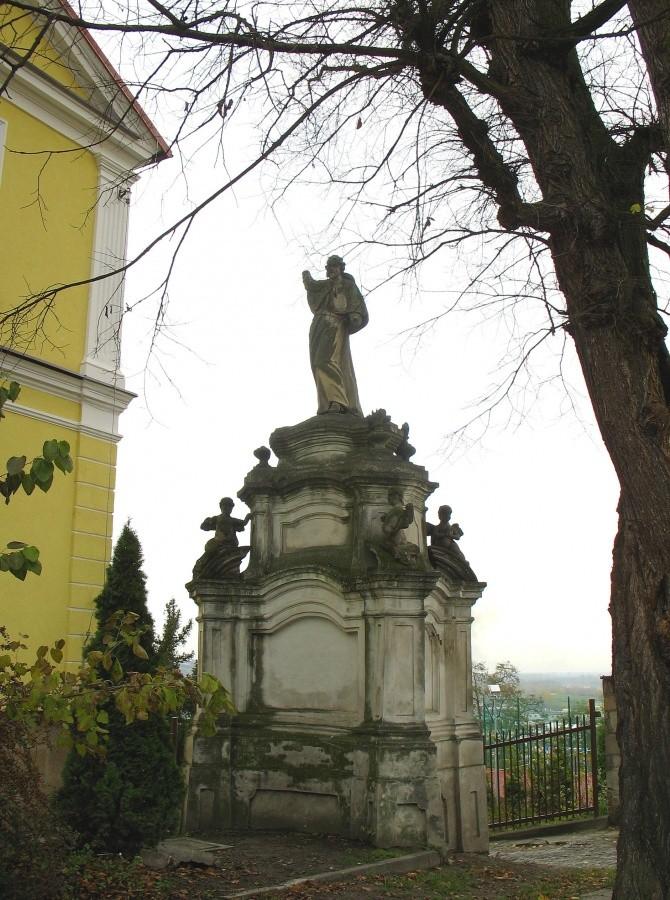 Sandomierz - Figura św. Ignacego Loyoli