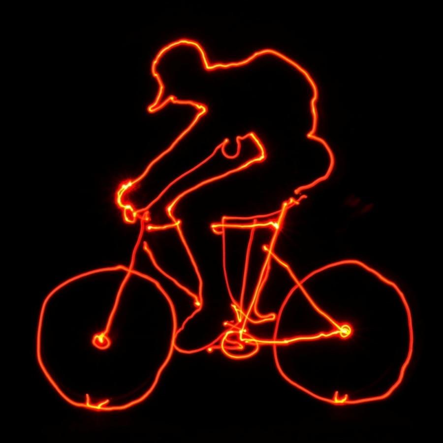 Jaśnie Maria jako.. light-biker?