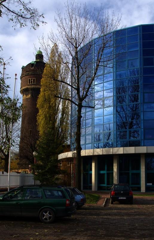 Wieża ciśnień w Świętochłowicach - tylko czemu nie ma do niej dostępu, żadnej drogi?