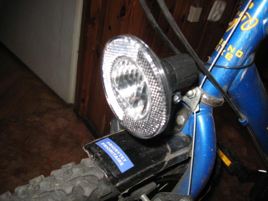 Lampka rowerowa przednia