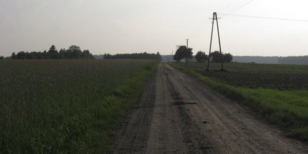 Polna droga w Dokudowie
