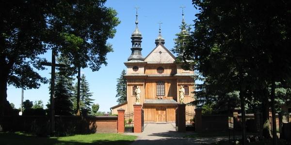 Kościół p.w. św. Stanisława Biskupa Męczennika z 1743 roku we wsi Ostrówki