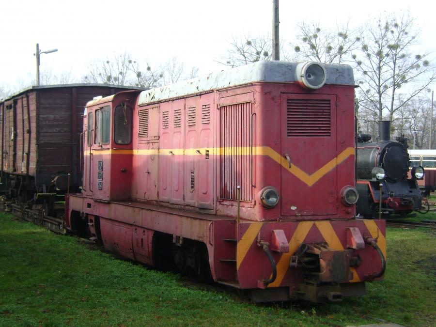 Lxd2-264 na stacji Rogów Towarowy Wąskotorowy