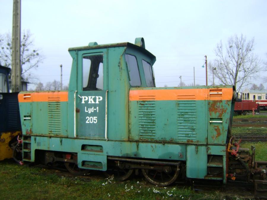 Lyd-1 (205) na stacji Rogów Towarowy Wąskotorowy