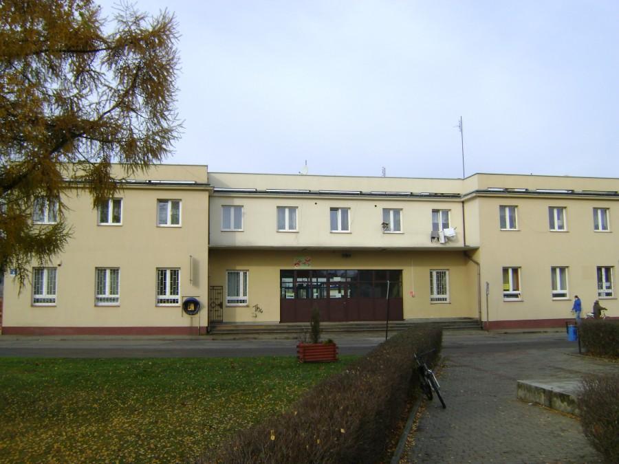Dworzec PKP w Rogowie
