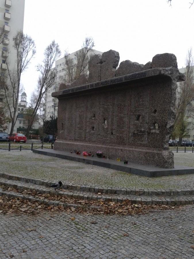 Pomnik na skwerku Pamięci