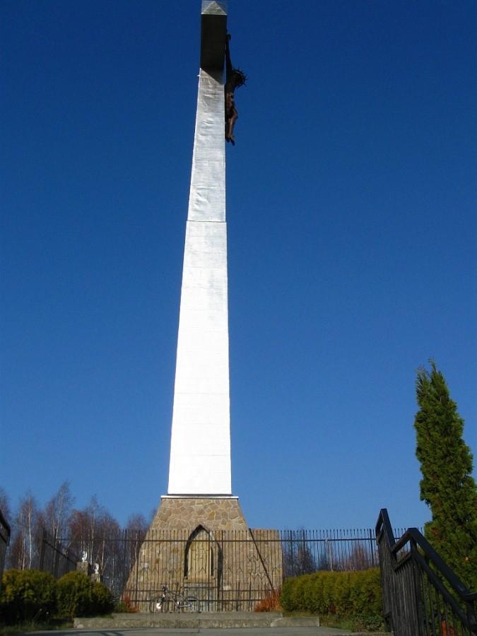 Krzyż milenijny w Ujeździe.