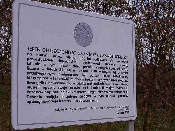 Tablica na starym cmentarzu ewangelickim, Nowy Dwór Mazowiecki