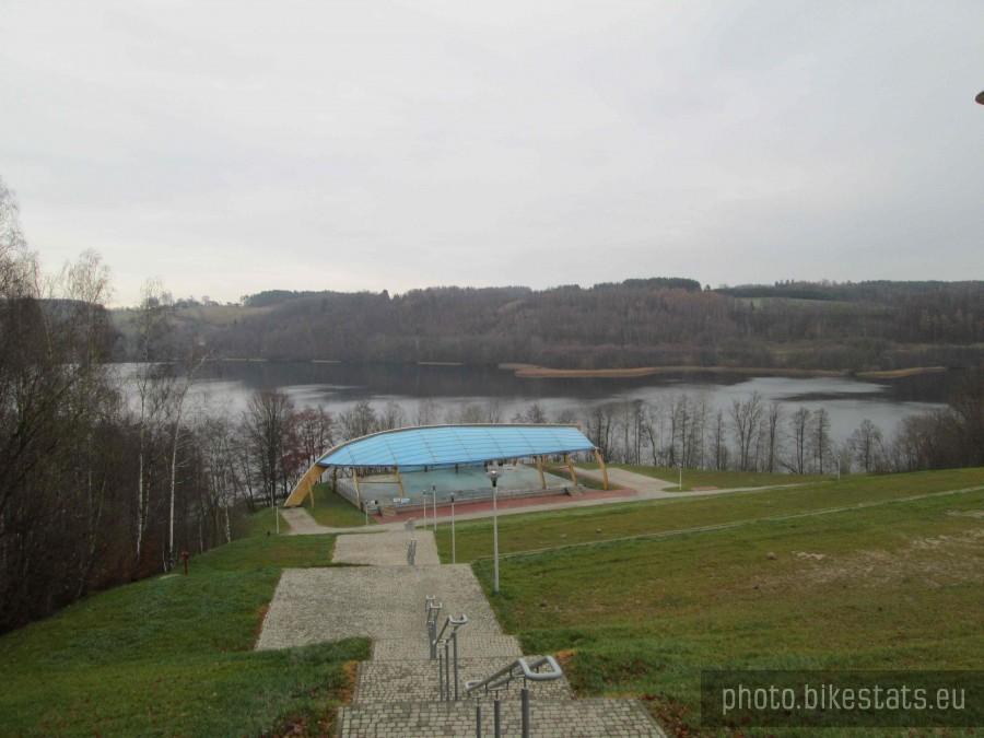 Widok ze Złotej Góry na Jezioro Wielkie Brodno.