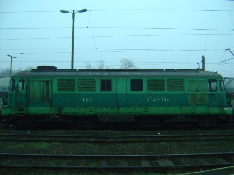 ST43-364 na stacji w Tomaszowie Mazowieckim
