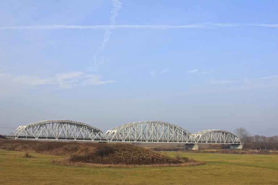 Most kolejowy, okolice Niepołomic.