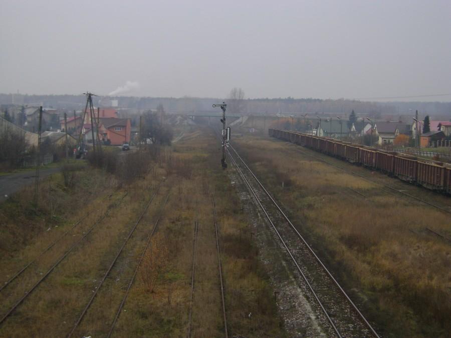 Klimatyczny widok na stację kolejową w Opocznie