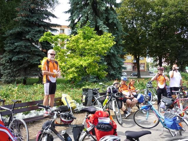 Ostatnie instrukcje Janka przed wyjazdem na trasę