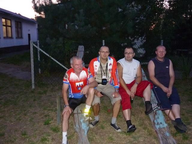 Przed świetlicą w Straduniu