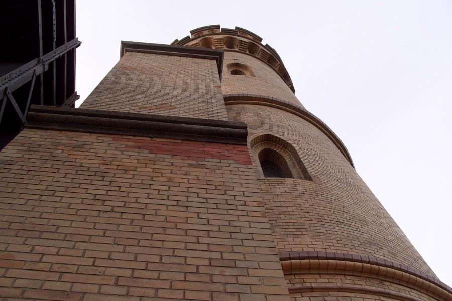 Odrestaurowana wieżyczka mostu na Wiśle w Tczewie