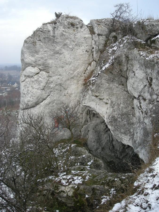 Schronisko w Górach Towarnych.
